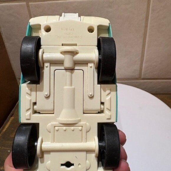 2006 Fisher Price Transforming Shark head Car Nivores Hot Rod Toy 6.5" - Picture 10 of 10